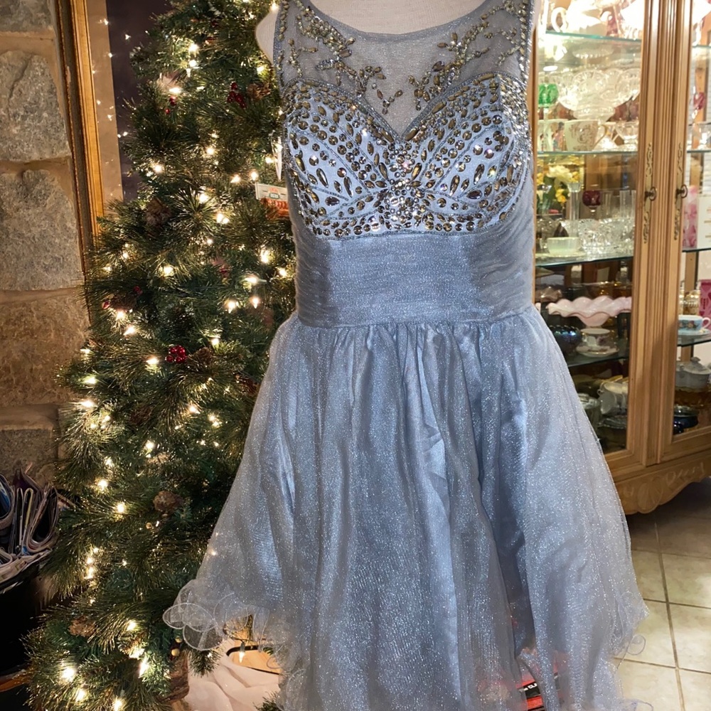Short silver prom dress!